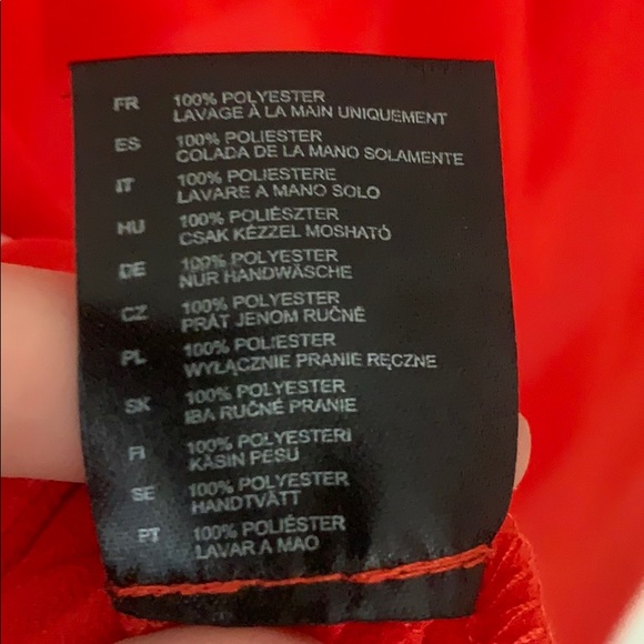 Red polyester sleeveless top sheer - Picture 5 of 5